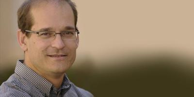 Prof. Francois Venter co-delivered the 14th Prestigious Research Lecture, ART: Do or die